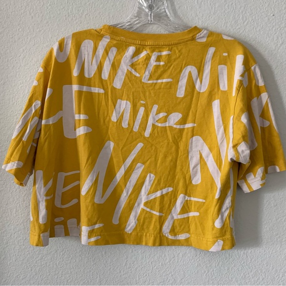 Women's The Nike Tee Cropped Boxy Shirt Over Sized Medium Short Sleeve - Picture 5 of 5